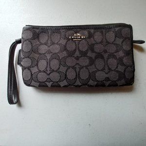 COACH DOUBLE ZIP WALLET , SIGNATURE CANVAS - PRE-OWNED